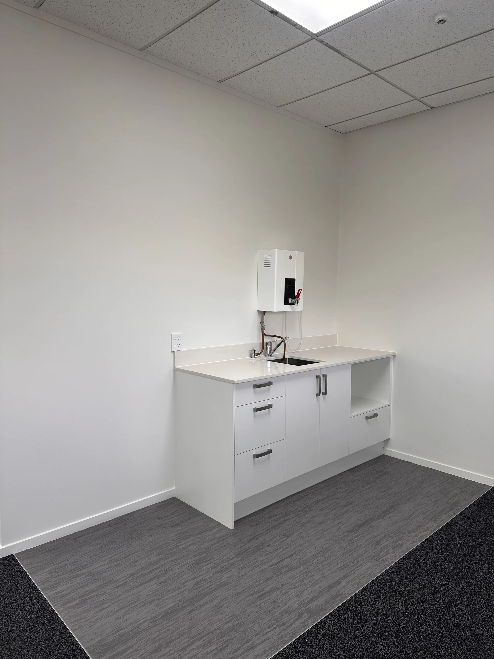 Commercial office fit-out Auckland - partition walls ceiling flooring
